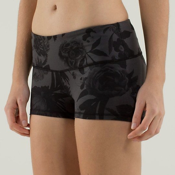 lululemon athletica Pants - Lululemon boogie shorts